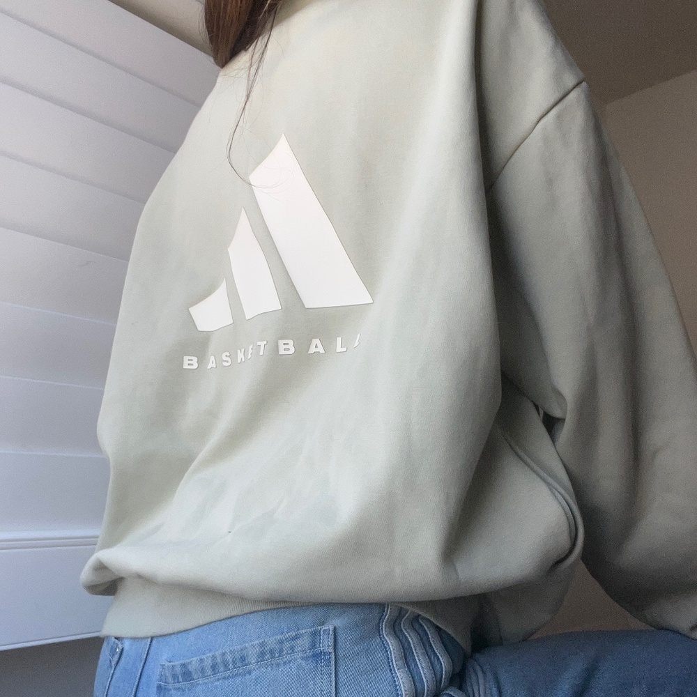 ADIDAS BASKETBALL CREW SWEATSHIRT